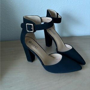 Size 8.5 Women’s Elegant Black Ankle Strap Heels